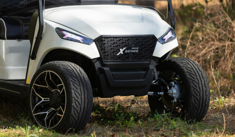 
								2024 MadJax® XSeries® X6 Lifted full									