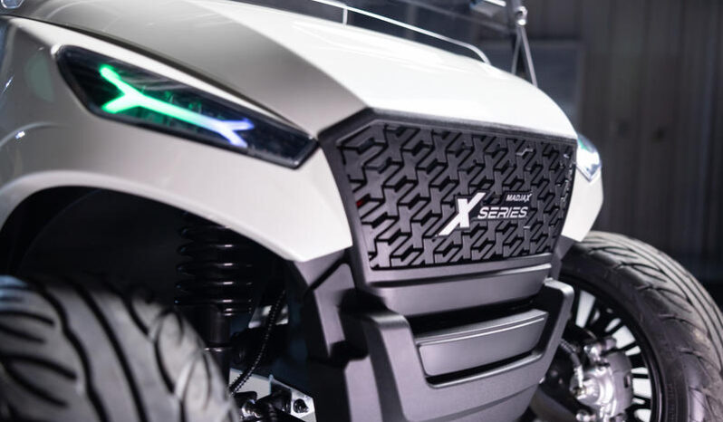 
								2024 MadJax® XSeries® X6 Lifted full									