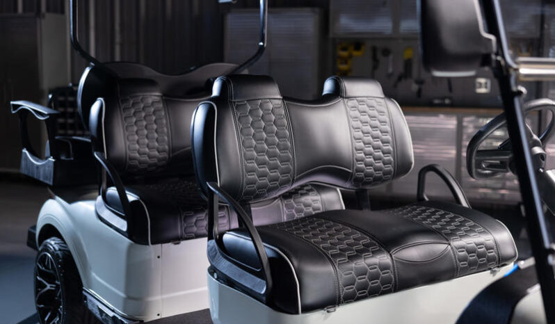 
								2024 MadJax® XSeries® X6 Lifted full									